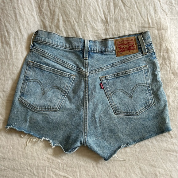 Levi’s 501 High Rise Women’s Jean Shorts Size 29 - Picture 3 of 3